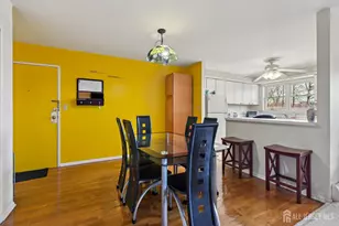 24 Woodedge Ave, Edison, NJ 08817 - Photo 5