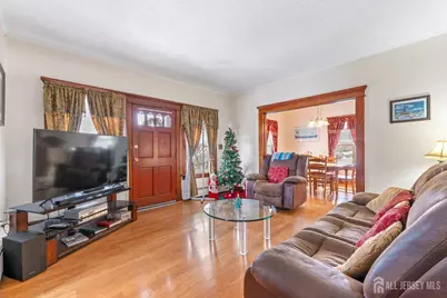 186 Metuchen Avenue, Woodbridge Township, NJ 07095 - Photo 5