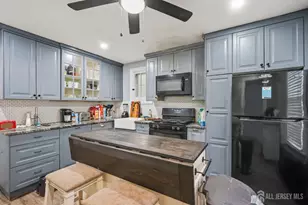 217 Handy St, New Brunswick, NJ 08901 - Photo 5