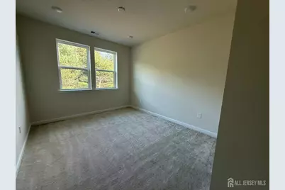 616 Sadie Circle, New Brunswick, NJ 08901 - Photo 9