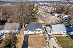 35 Kendall Dr, Sayreville, NJ 08859 - Photo 5