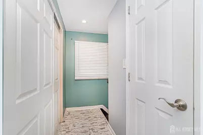 7 Walnut Lane, Sayreville, NJ 08859 - Photo 9