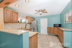 7 Walnut Ln, Sayreville, NJ 08859 - Photo 11