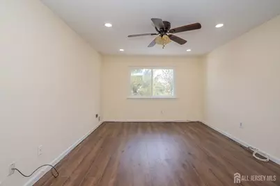 1001 Edison Glen Terrace, Edison, NJ 08837 - Photo 7