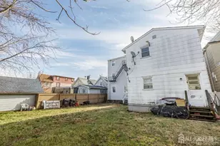 723 Parker St, Perth Amboy, NJ 08861 - Photo 3