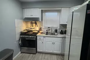 723 Parker St, Perth Amboy, NJ 08861 - Photo 3