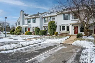 304 Maplecrest Rd, Edison, NJ 08820 - Photo 3