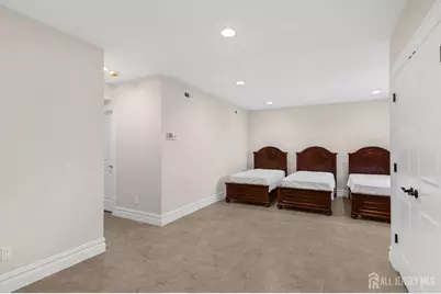 1355 NE Abbott Boulevard, Fort Lee, NJ 07024 - Photo 51
