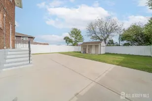 54 Bergen St, Carteret, NJ 07008 - Photo 37