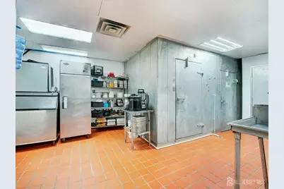 78 E Cherry Street E, Rahway, NJ 07065 - Photo 15