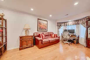 114 Coppertree Ct, Edison, NJ 08820 - Photo 23