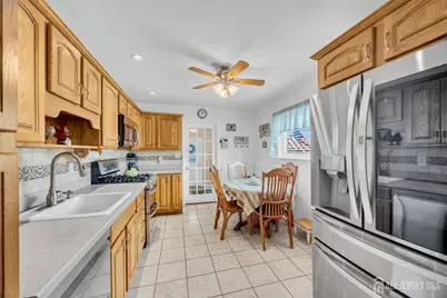 407 Clinton Avenue, Middlesex, NJ 08846 - Photo 7