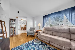 407 Clinton Ave, Middlesex, NJ 08846 - Photo 3