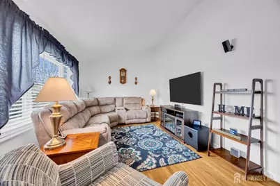 407 Clinton Avenue, Middlesex, NJ 08846 - Photo 5