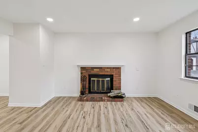 21 Wellington Court, Sayreville, NJ 08872 - Photo 3