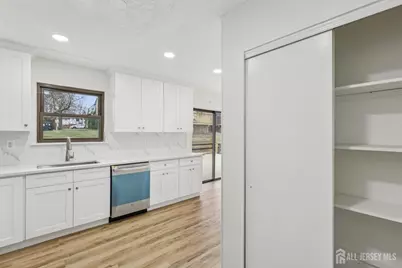 21 Wellington Court, Sayreville, NJ 08872 - Photo 11