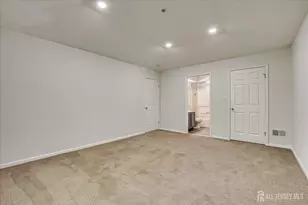 936 Waterford Dr, Edison, NJ 08817 - Photo 19