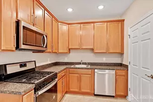 944 Halifax Pl, Hamilton Township, NJ 08619 - Photo 5