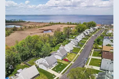 106 Boulevard W, Old Bridge Township, NJ 07735 - Photo 3