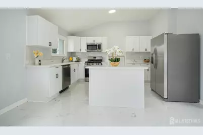 106 Boulevard W, Old Bridge Township, NJ 07735 - Photo 7