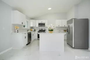 106 Boulevard W, Old Bridge Township, NJ 07735 - Photo 7