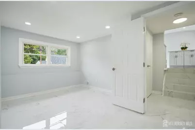 106 Boulevard W, Old Bridge Township, NJ 07735 - Photo 17