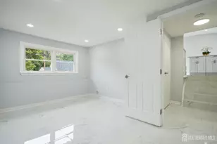 106 Boulevard W, Old Bridge Township, NJ 07735 - Photo 17