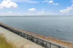 106 Boulevard W, Old Bridge Township, NJ 07735 - Photo 5