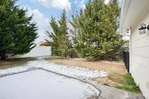 45 10th Ave, Monroe Township, NJ 08831 - Photo 27