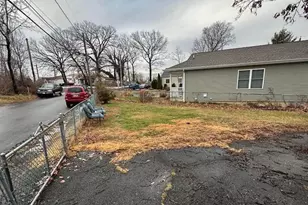 306 Norwood Ave, Old Bridge Township, NJ 08879 - Photo 3