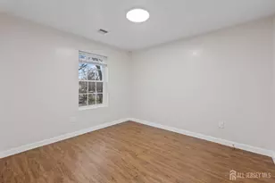 33 McAuliffe Dr, North Brunswick Township, NJ 08902 - Photo 9