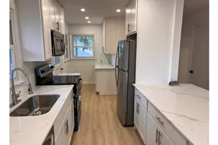 18 Bradford Rd, East Brunswick Township, NJ 08016 - Photo 3