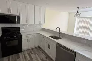 126 Winchester Way, Franklin Township, NJ 08873 - Photo 9