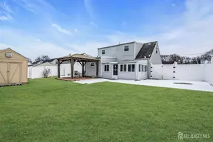 89 W Warren St, Iselin, NJ 08830 - Photo 23