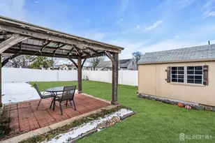 89 W Warren St, Iselin, NJ 08830 - Photo 25