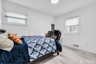 89 W Warren St, Iselin, NJ 08830 - Photo 17