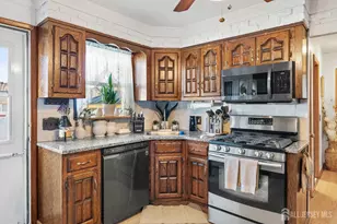 8 Johnson St, Carteret, NJ 07008 - Photo 13