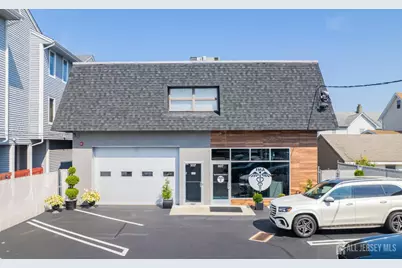 107 Stuyvesant Avenue #2, Lyndhurst Township, NJ 07071 - Photo 1