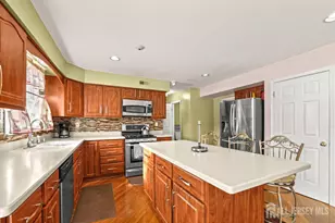 21 Crestview Dr, South Brunswick Township, NJ 08824 - Photo 9