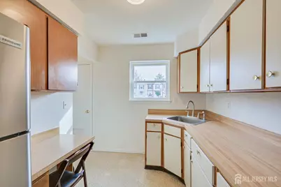 112 Redbud Road, Piscataway Township, NJ 08854 - Photo 9