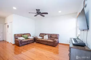 903 Swallow Ct, North Brunswick Township, NJ 08902 - Photo 9