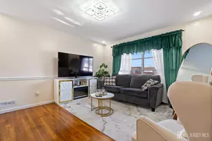 32 Sunset Dr, Port Reading, NJ 07064 - Photo 5