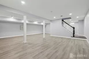 239 Suttons Ln, Edison, NJ 08817 - Photo 35