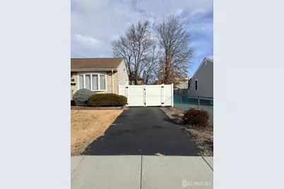 27 Rector Avenue, Woodbridge Township, NJ 07095 - Photo 3