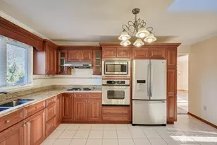 18 Cortelyous Ln, Franklin Township, NJ 08873 - Photo 11