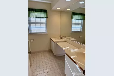 809 Woodhaven Drive, Edison, NJ 08817 - Photo 13