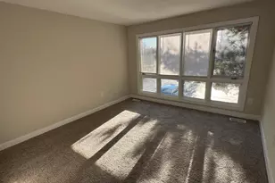 172 Nathan Dr, North Brunswick Township, NJ 08902 - Photo 17