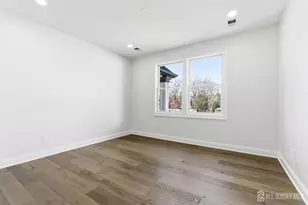 4 Hemlock Dr, Edison, NJ 08820 - Photo 39