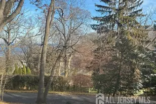 22 Keystone Dr, Atlantic Highlands, NJ 07716 - Photo 15