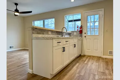 384 Inwood Court, Franklin Township, NJ 08873 - Photo 11